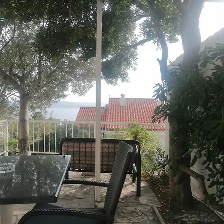 Guest house Rako Brela